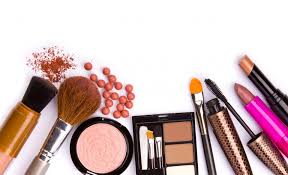Các loại mỹ phẩm phổ biến như son môi, phấn nền, cọ trang điểm – Các sản phẩm mỹ phẩm được phép gửi đi Nhật