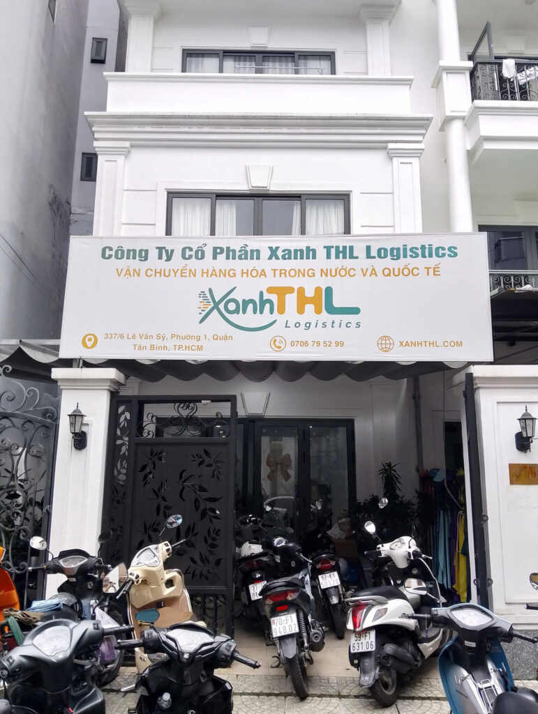 Trụ sở Công ty Cổ phần Xanh THL Logistics tại TP.HCM, đơn vị chuyên gửi hàng đi Đức theo tuyến Door-to-Door bao thuế, hỗ trợ vận chuyển quốc tế minh bạch và an toàn.