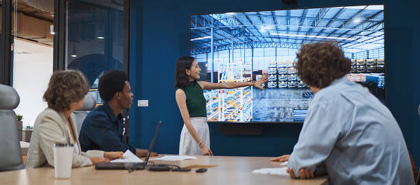 Nhóm chuyên gia Xanh THL Logistics trình bày chiến lược logistics xanh và phát triển chuỗi cung ứng bền vững cho doanh nghiệp xuất khẩu Việt.